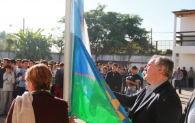 Joaquín de la Torre izó la bandera