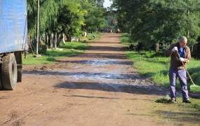 En Maestro Sarmiento entre Azcuenaga y Victoria, en El Faro, antes de la obra se inundaba toda la calle y entraba el agua a las casas