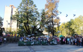 Hubo una suelta de palomas simbólica