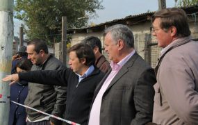 El jefe comunal estuvo acompañado por el secretario de obras públicas, Jaime Méndez, y por el ingeniero Sergio Quiroga