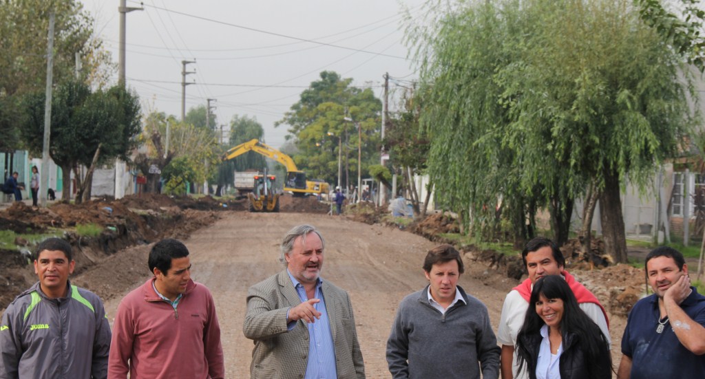 Comenzó la primera etapa del pavimento de Remigio López, que a su término llegará de Caseros a la ruta 23