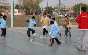 Este playón beneficia a más de 400 alumnos