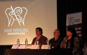 Fernando Inzaurraga estuvo acompañado por María Rosa Silva en el panel