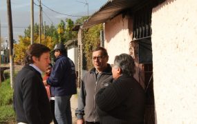 Jaime Méndez dialogó con los vecinos y les agradeció la paciencia por la obra