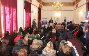 El acto se realizó en el salón dorado