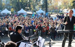 La orquesta de Pablo Lazbal entonó el himno nacional argentino