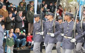 El ejército desfiló con toda su artillería