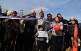 El tradicional corte de cinta en el primer tramo de la segunda etapa de Maestro Ferreyra