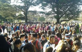 Alumnos secuendarios en la Expo Estudiantil de San Miguel