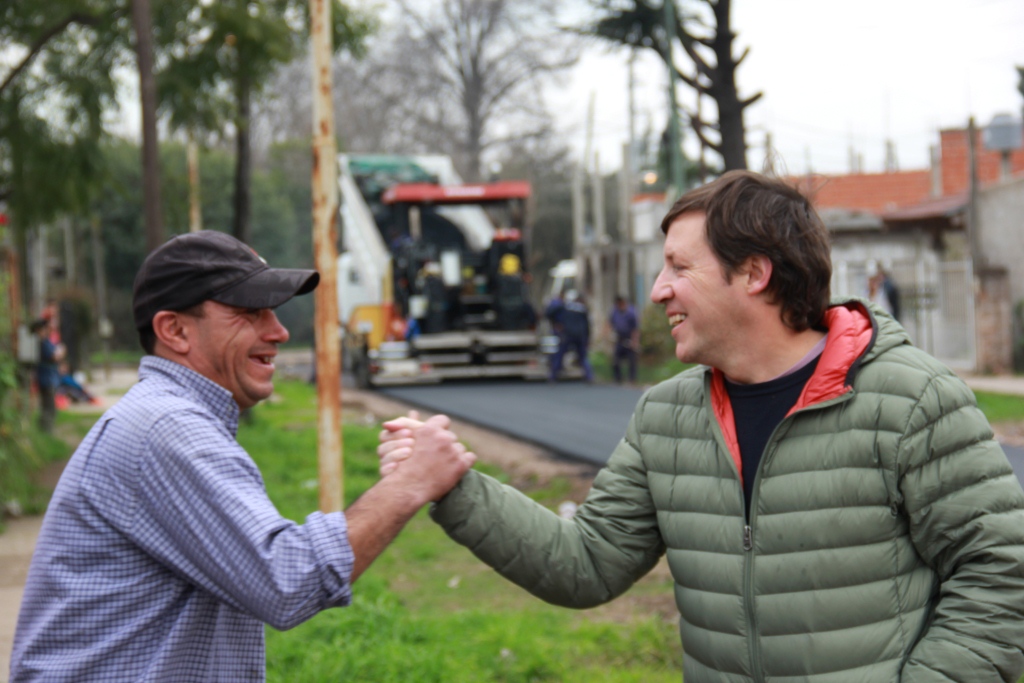 Jaime Méndez sigue adelante con el plan de carpetas asfálticas en los barrios de San Miguel