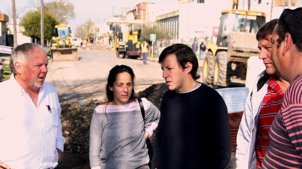 jaime-mendez-con-autoridades-del-municipio-en-el-1er-tramo-de-senador-moron