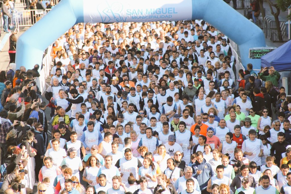 Más de 4 mil vecinos corrieron la Maratón San Miguel Arcángel