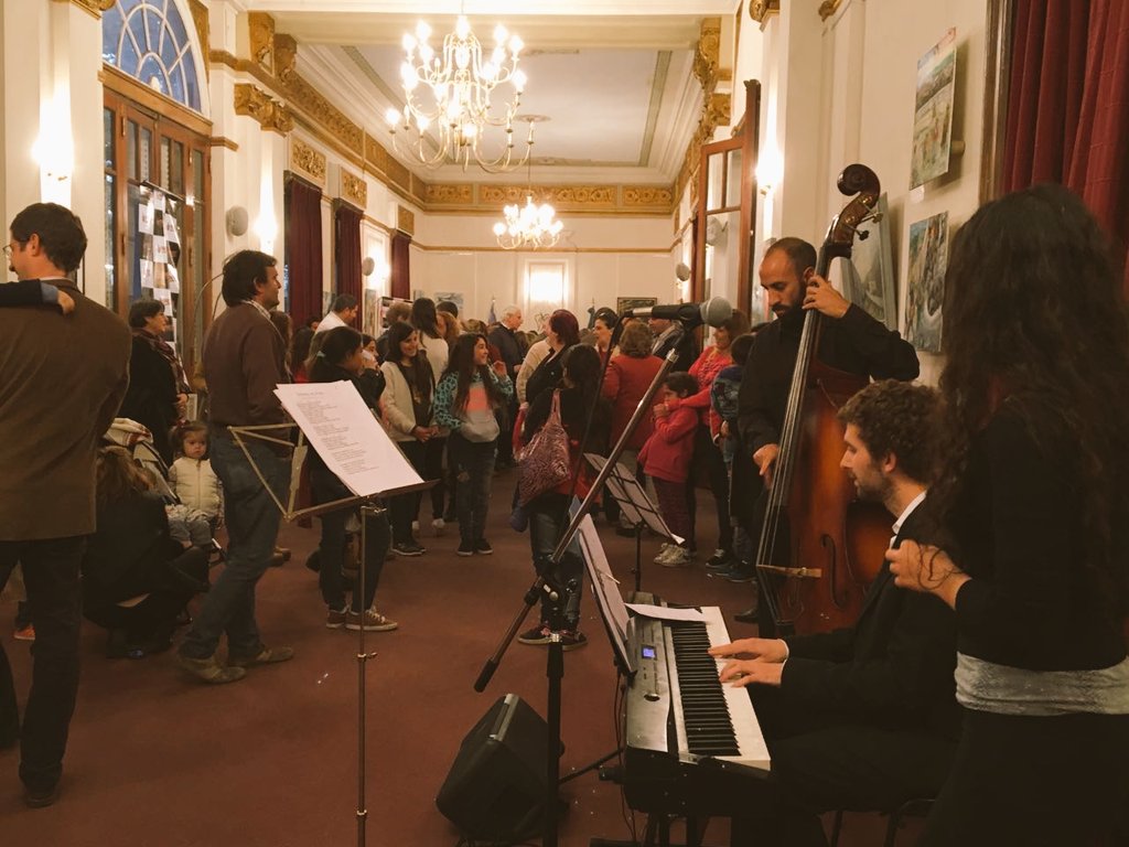 Jaime Méndez inauguró una muestra de arte sobre inmigración histórica en San Miguel