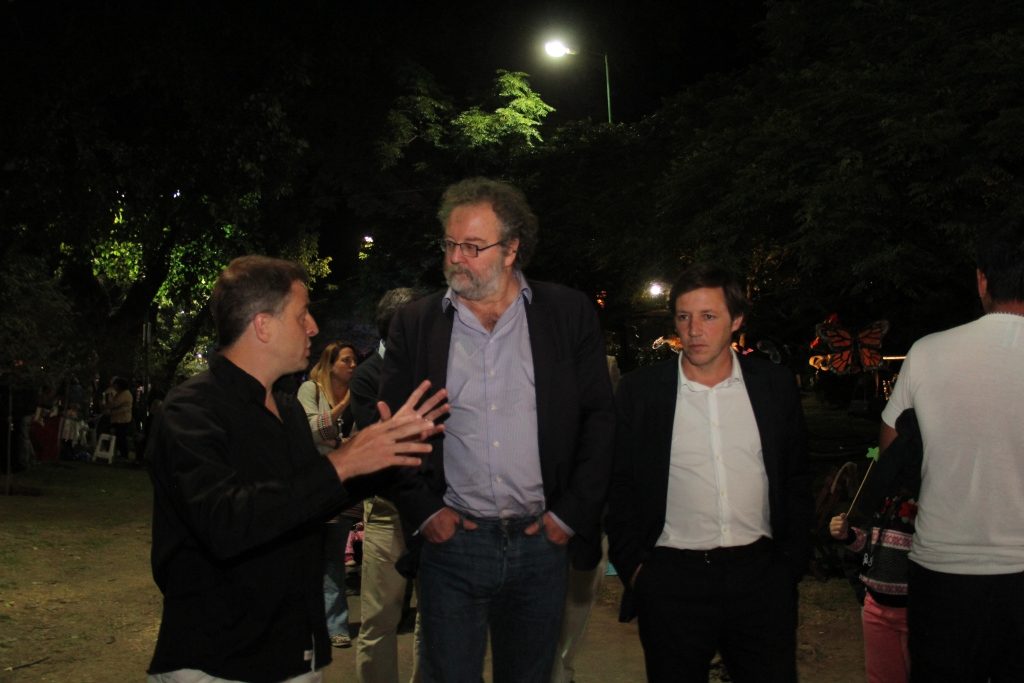los-escritores-john-carlin-y-patricio-sturlese-con-el-intendente-jaime-mendez