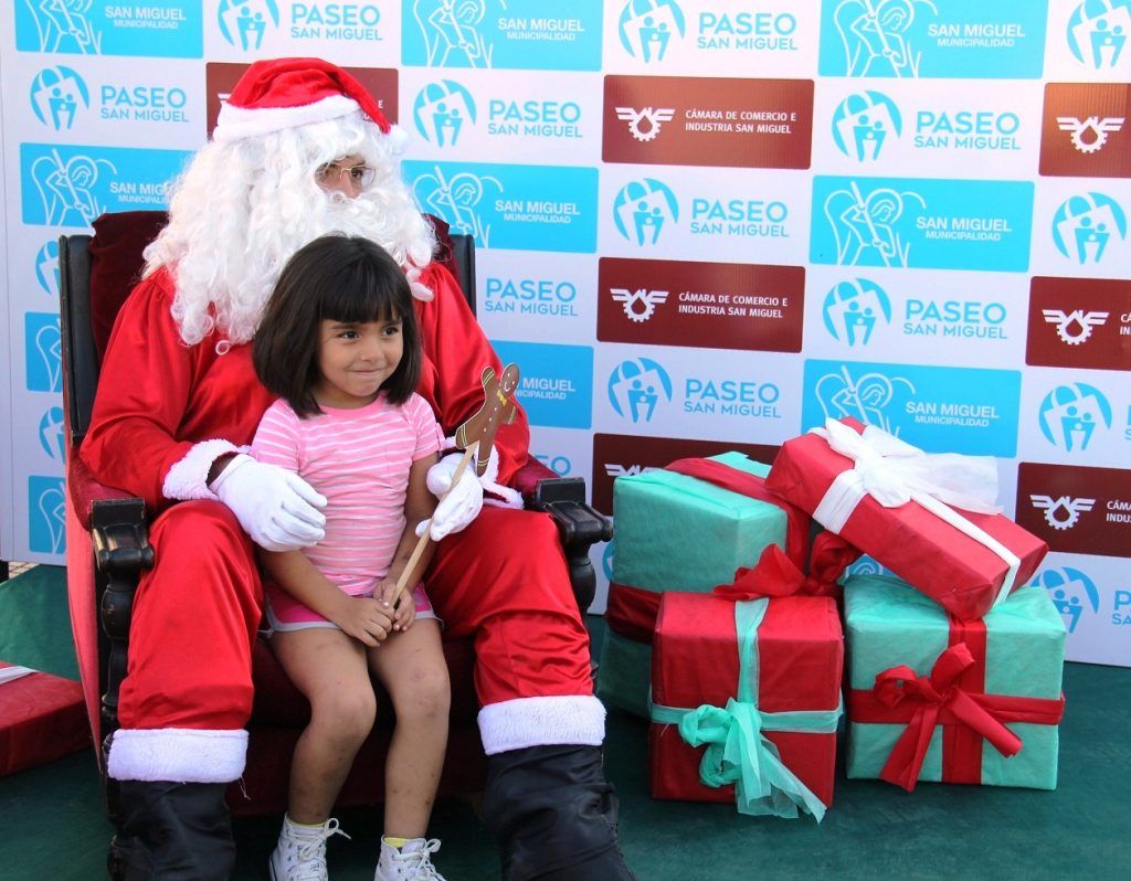 papa-noel-en-la-plaza-de-san-miguel