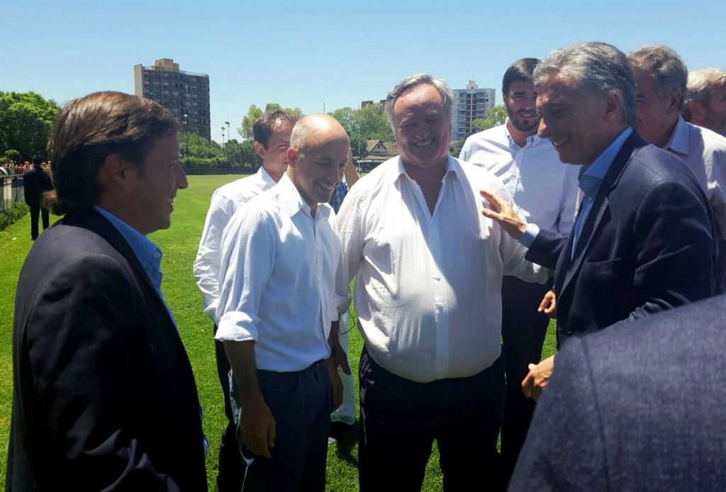 El Presidente dialogando con intendentes de la Provincia