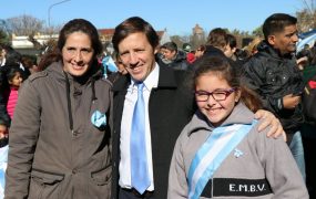 Jaime Méndez con alumnas de San Miguel