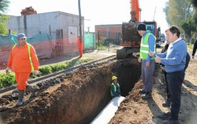 Jaime Méndez supervisando el inicio de la obra de Tomás Guido (1)