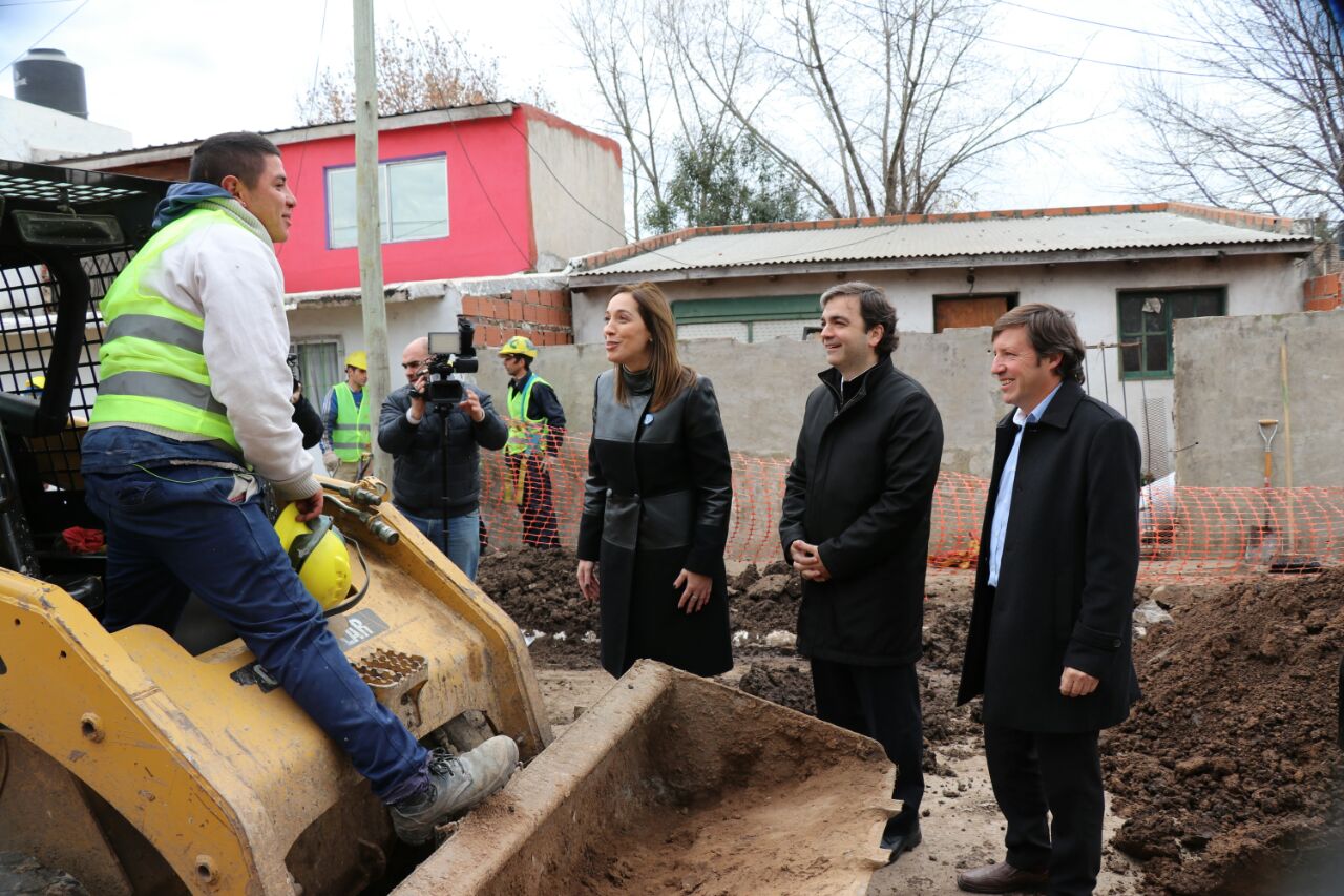 María Eugenia Vidal y Jaime Méndez recorrieron obras de cloacas