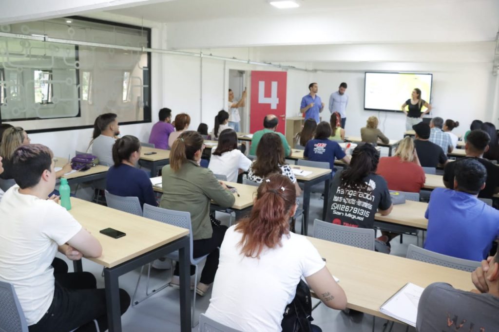 Mercado Libre y San Miguel brindan un taller de introducción al comercio electrónico