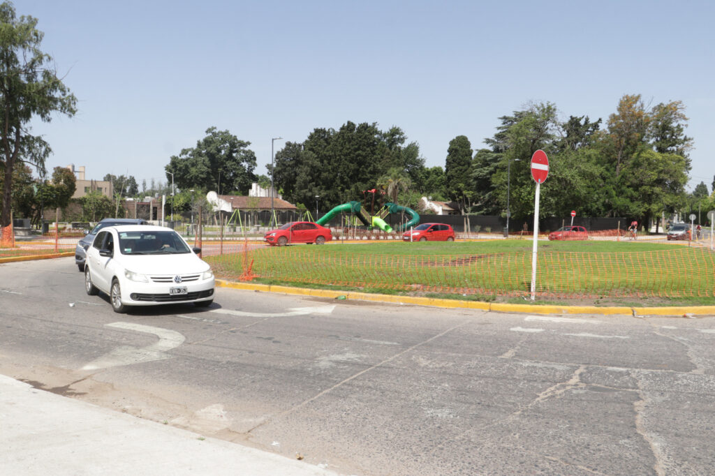 Habilitaron la nueva rotonda de Azcuénaga en San Miguel