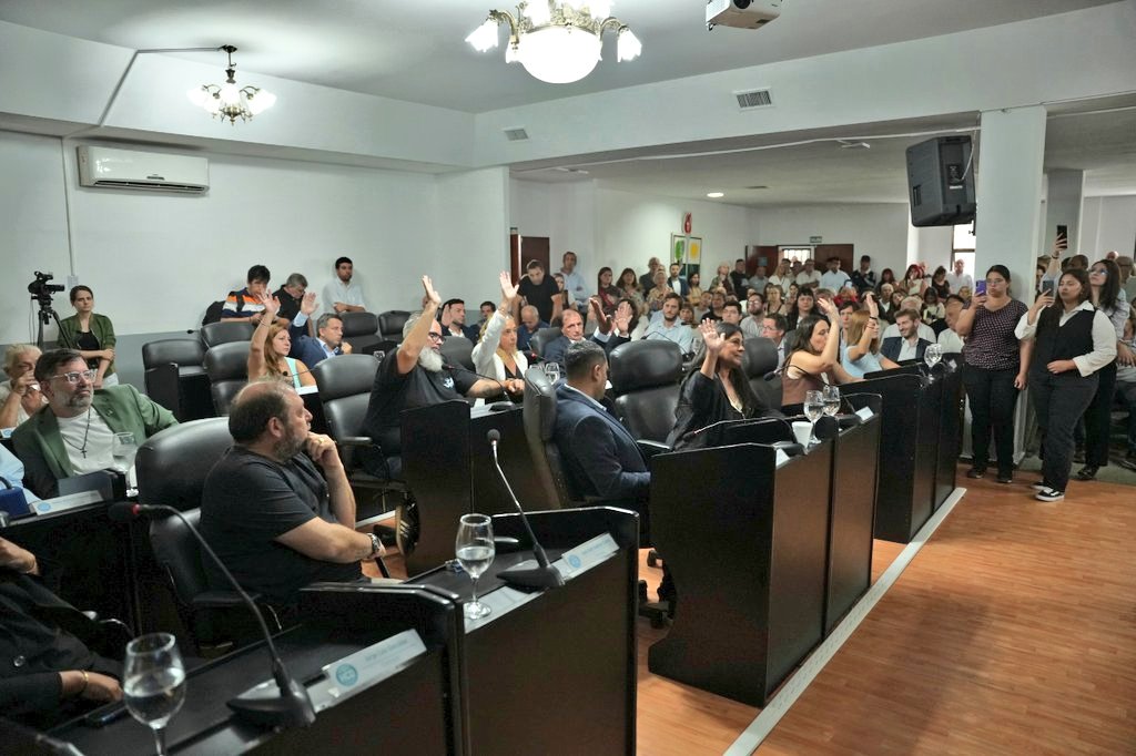 Dos nuevos tomógrafos, pista de atletismo, seguridad y obras, entre los anuncios de Jaime Méndez